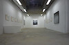 Jean-Luc Moulène, vue de l'exposition …, commerces à proximité, plages à 300 m., 2008 - Passerelle Centre d'art contemporain, Brest © photo : Nicolas Ollier